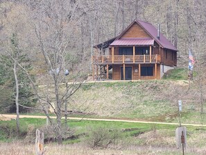 Exterior - Nevrdun Retreat - 4-bedroom cabin in wonderful Viroqua with cozy charm. (Viroqua)