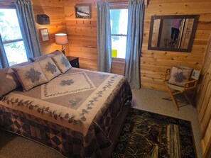 Room - Nevrdun Retreat - 4-bedroom cabin in wonderful Viroqua with cozy charm. (Viroqua)