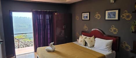 Honeymoon Suite, Balcony, Mountain View