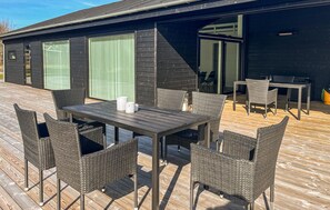 Outdoor dining - Gorgeous home in Sæby with sauna (Sæby)