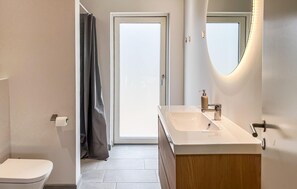 Shower - Gorgeous home in Sæby with sauna (Sæby)