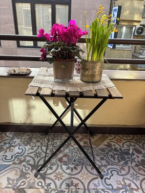 Property grounds - Cozy apartment in a vibrant neighborhood  with fast internet (Skopje)