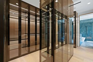 Interior - Stradella Como (Los Angeles)