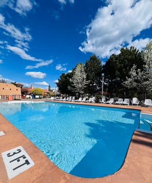 Outdoor pool, a heated pool