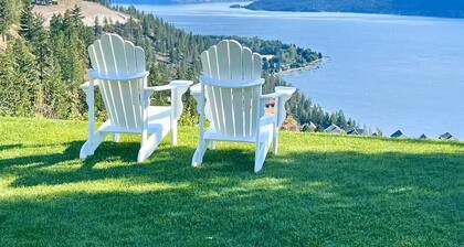 Beautiful Cottage with Pristine Lake View!