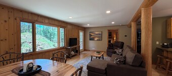 Charming 3-bedroom cabin in Woodruff perfect for relaxing getaways