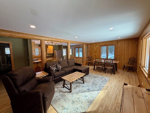 Charming 3-bedroom cabin in Woodruff perfect for relaxing getaways