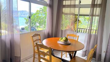 تناول الطعام