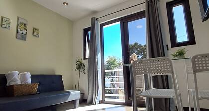 Near Central Park, comfortable, safe, and practical 🏡✨