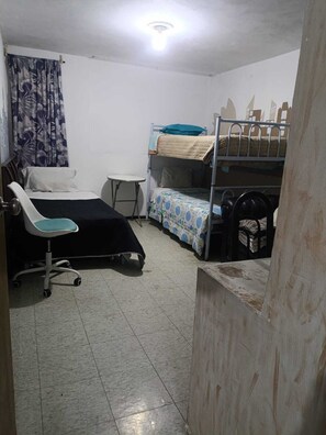 9 bedrooms, iron/ironing board, WiFi - LA BUENA ESTANCIA GUEST HOUSE (Ciudad de México)