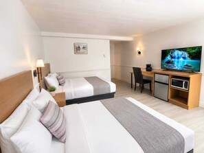 Deluxe Room - Tumbleweed Motel  (Cache Creek)