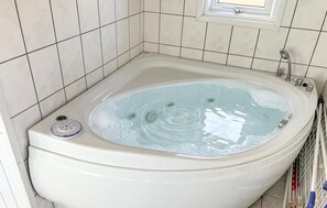 Shower - Beautiful home in Lemvig with sauna (Lemvig)