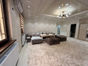 Interior - Large, Elite Apartment in charming Fergana city center (Fergana)