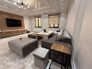 Smart TV, computer monitors - Large, Elite Apartment in charming Fergana city center (Fergana)