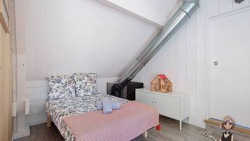 2 Schlafzimmer, Bügeleisen/Bügelbrett, Reisekinderbett, Bettwäsche