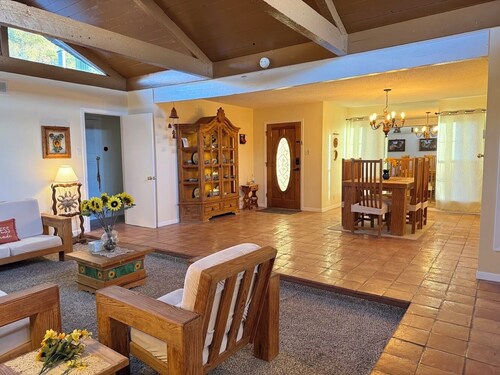 Cozy 3-Bedroom House in West El Paso near UTEP Quiet Neighborhood