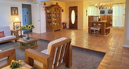 Cozy 3-Bedroom House in West El Paso near UTEP Quiet Neighborhood