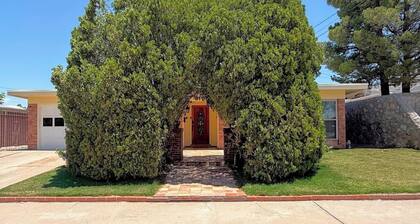 Cozy 3-Bedroom Westside Home Near UTEP - Sleeps 8 With Private Backyard