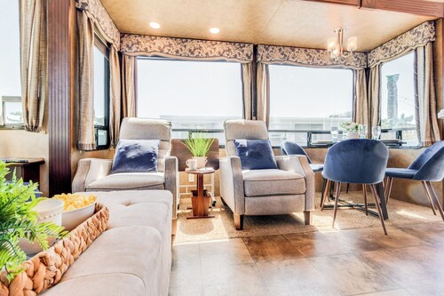 Sandbridge Luxury RV Resort - Beach - Pool - Grill