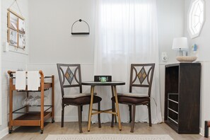 Dining - Private Pool Paradise 2 Bed House in St. Pete - Relax in Your Own Backyard Oasis (St. Petersburg)