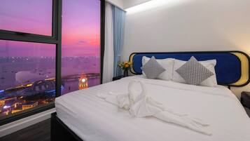 Executive-Apartment, 3 Schlafzimmer, Meerblick | Minibar, kostenloses WLAN, Bettwäsche