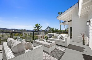 Property grounds - New! 5bd, 5ba, Spa, Cold Plunge, Gym, Fire pit, Views, Lux, AC, Near Wineries (Vista)