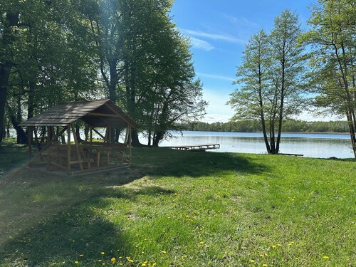 Idyllische Lage - Ferienhaus für Familien mit Hund 1 Std. vor Berlin am See.