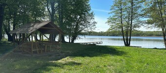 Idyllische Lage - Ferienhaus für Familien mit Hund 1 Std. vor Berlin am See.