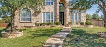 3-bedroom house in charming Rockwall with AC and fitness room