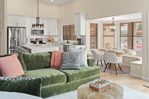 TV, table football, offices - The Ultimate Stay & Play Retreat • 4BR • Sleeps 13 (Chandler)