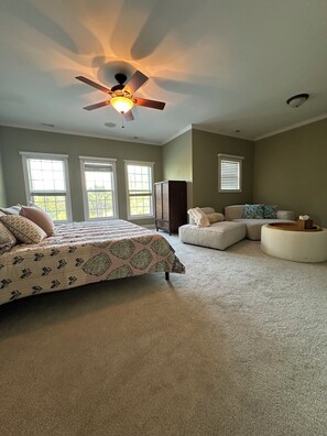5 bedrooms, iron/ironing board, travel crib, free WiFi
