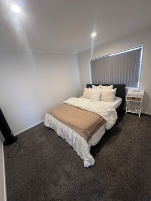 1 chambre, accès Internet, draps fournis