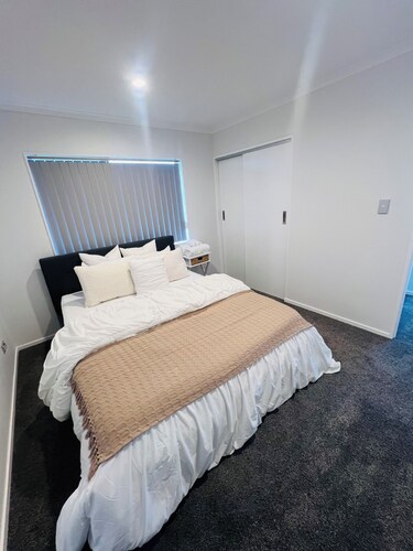 Auckland Airport comfort stays