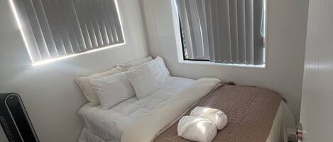 1 bedroom, internet, bed sheets