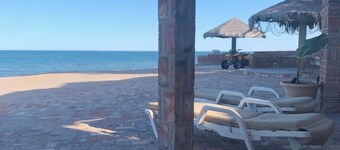 Beachfront Family Paradise 4-Bedroom House