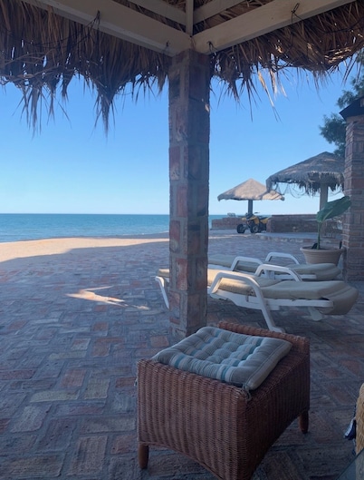 Beachfront Family Paradise 4-Bedroom House