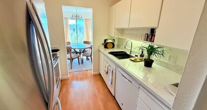 Elevator, Private Parking
Balcony, CalKingBed
Entire rental unit in Wanut creek