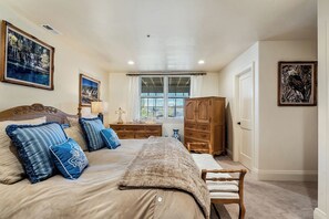 Room - LUXURY MOUNTAIN RETREAT – VAIL, COLORADO (Edwards)