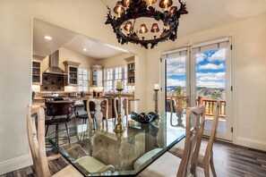 Dining - LUXURY MOUNTAIN RETREAT – VAIL, COLORADO (Edwards)