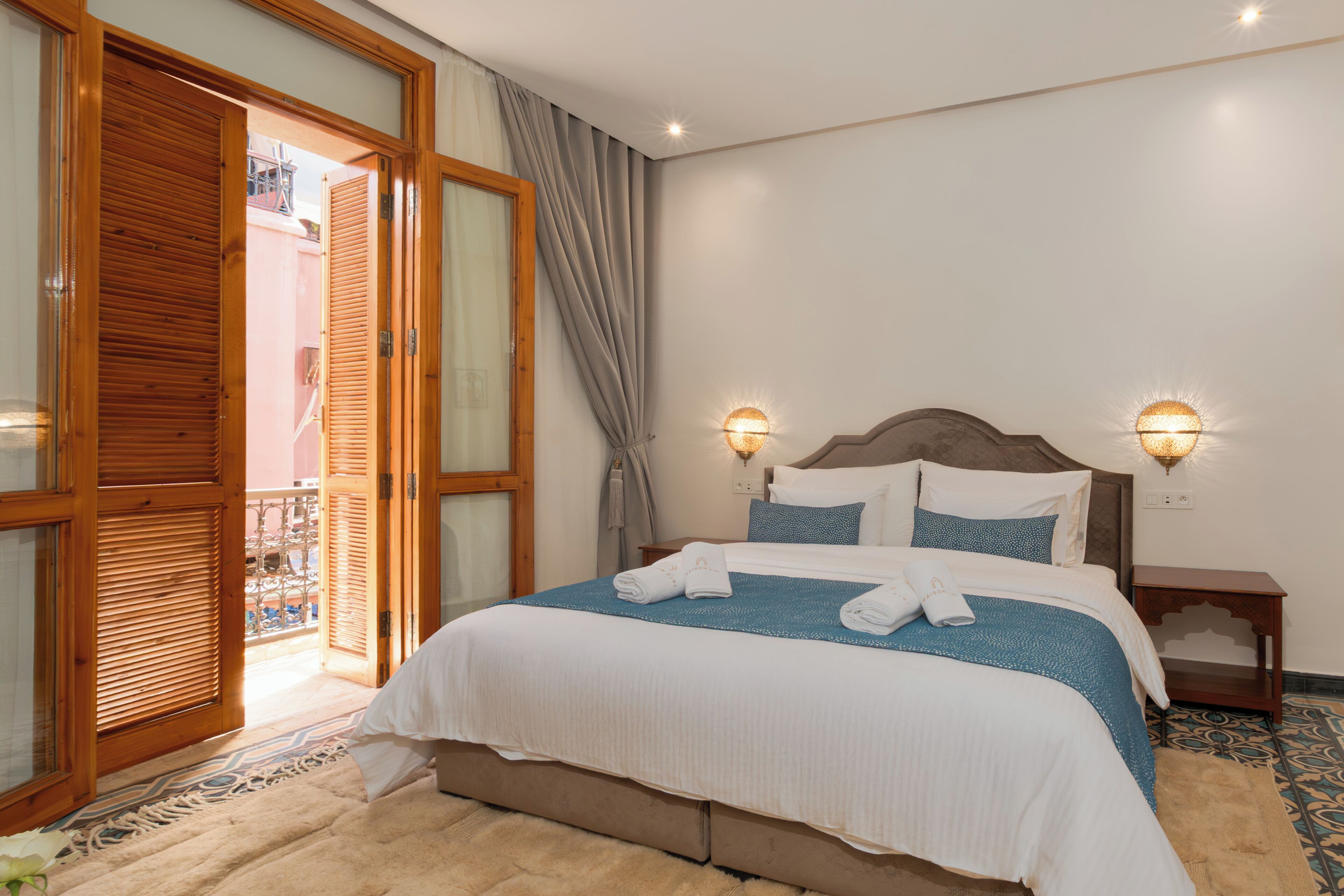 Suite junior, balcón, vista a la ciudad