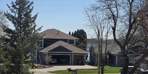 Exterior - 2-bedroom apartment in adorable Forest Lake with Central Heat and Air. (Forest Lake)
