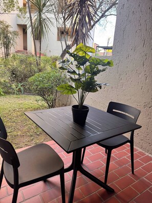 Apartment, 1 Bedroom, Smoking | Outdoor dining - Stylish 1-bed in Bryanston (Johannesburg)