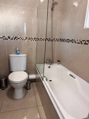 Apartment, 1 Bedroom, Smoking | Bathroom - Stylish 1-bed in Bryanston (Johannesburg)