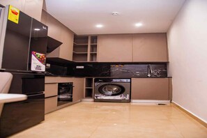 Luksushuoneisto, 2 makuuhuonetta, keittiö, merinäköala | Yksityinen keittiö