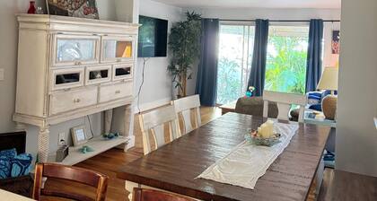 Cozy, historic, 3-bedroom House on the intercostal in Lake Worth Beach