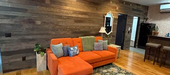 Urban Garden Loft - Historic Charm & Bold Design