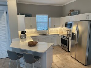 Fridge, microwave, oven, stovetop - Sandestin, 1 BR/2 Bath, Sleeps 4, Golf Cart Available! (Miramar Beach)
