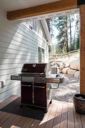 Terrace/patio - Modern Home in the Pines - Pine Ridge Retreat - McCall, Idaho (McCall)
