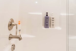 Shower, hair dryer, towels, soap - Modern Home in the Pines - Pine Ridge Retreat - McCall, Idaho (McCall)