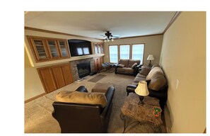 Smart TV - Grand Lake Hideout (Jay)